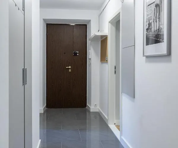 3v Apartman Varsó